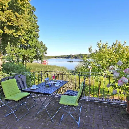 Отель Direkt Am See Fuerstenberg See 9710